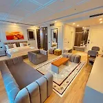 Hotel Royal East