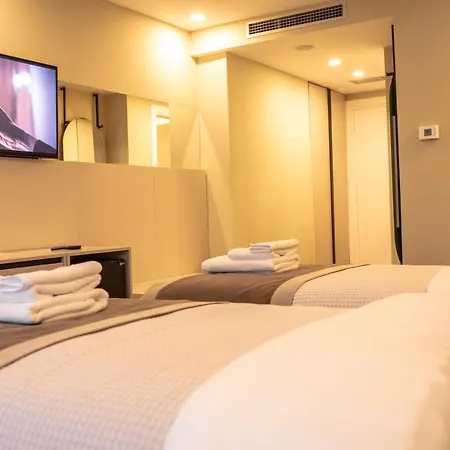 فندق Royal East 4*