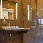 Hotel Royal East Mjull-Bathore