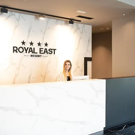 Royal East Mjull-Bathore
