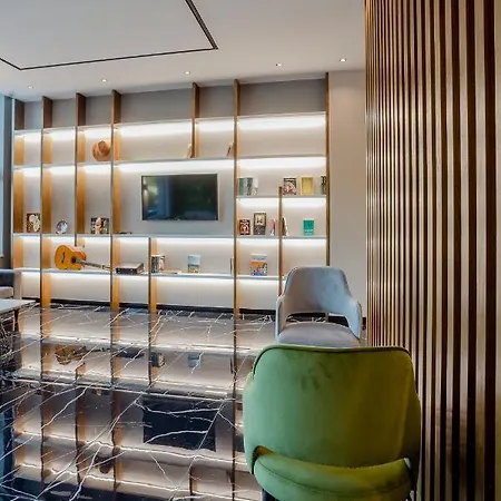 Royal East ホテル 4*