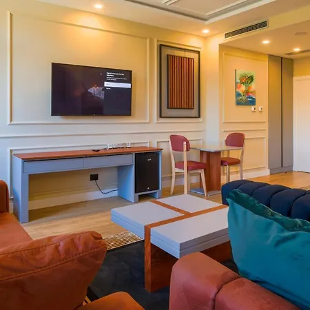 Hotel Royal East Mjull-Bathore