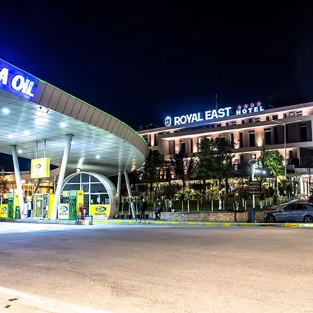 Royal East ホテル