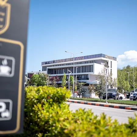 ホテル Royal East Mjull-Bethore