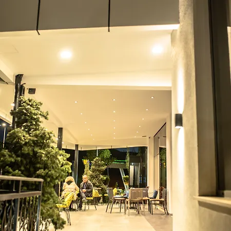 Royal East Hotel 4*