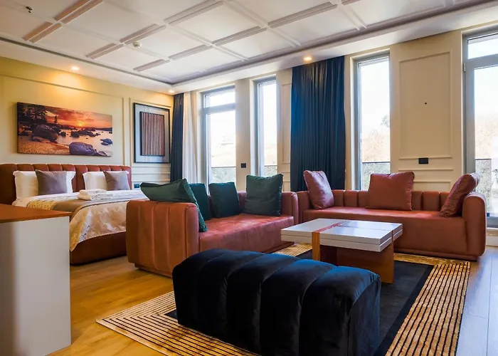 Royal East Mjull-Bethore