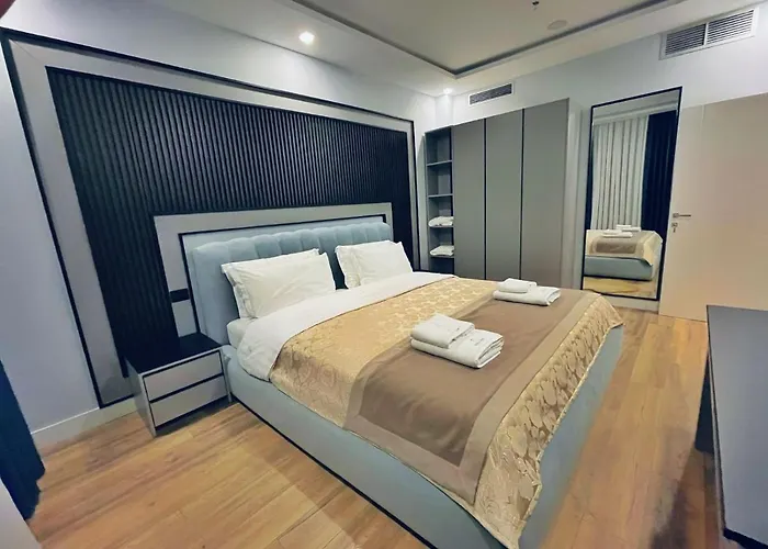 Royal East Hotel Mjull-Bathore